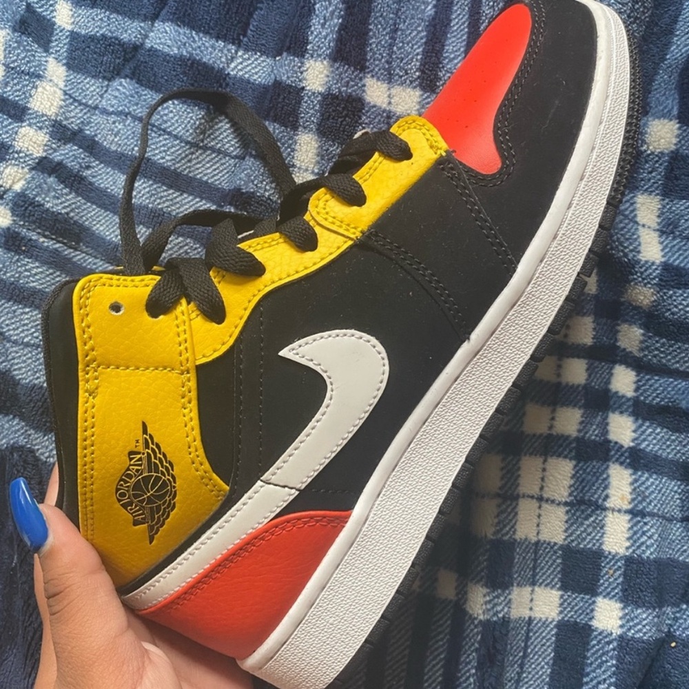 Jordan 1 Mids